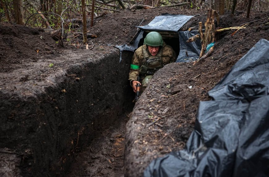 Russia claims Bakhmut surrounded, Kyiv says holding on