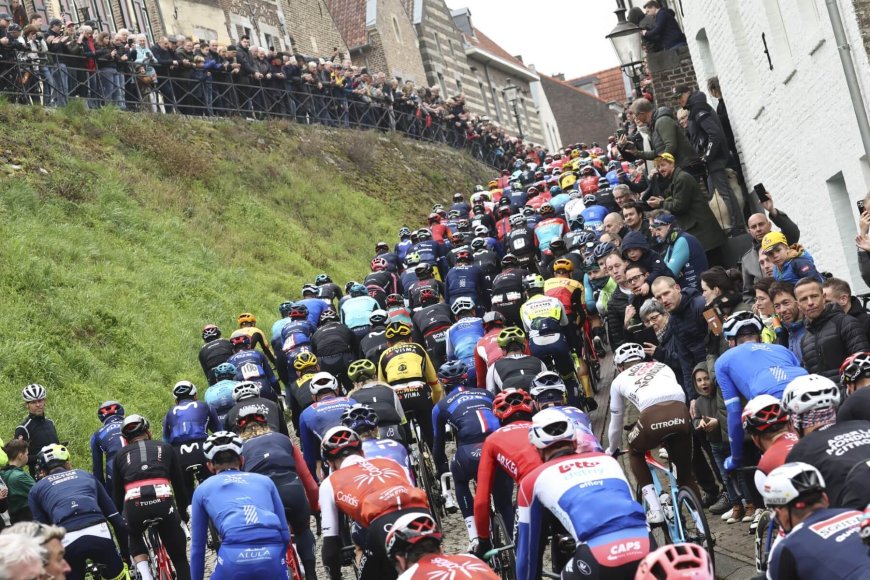 Vollering breaks away to win Amstel gold after two silvers