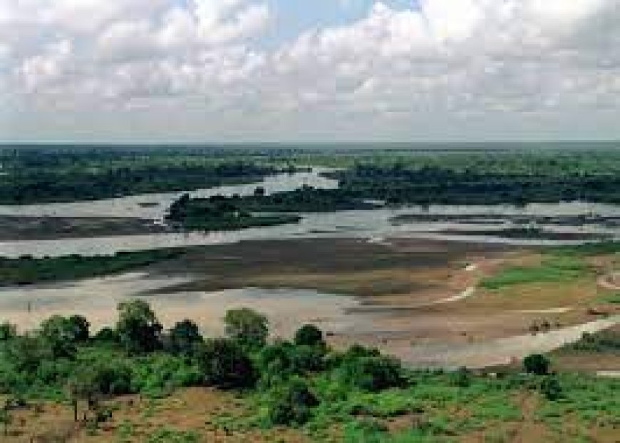 Residents urged to keep-off overflowing River Tana