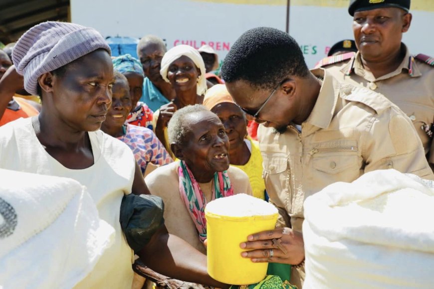 CS Namwamba distributes relief food to flood victims in Teso North