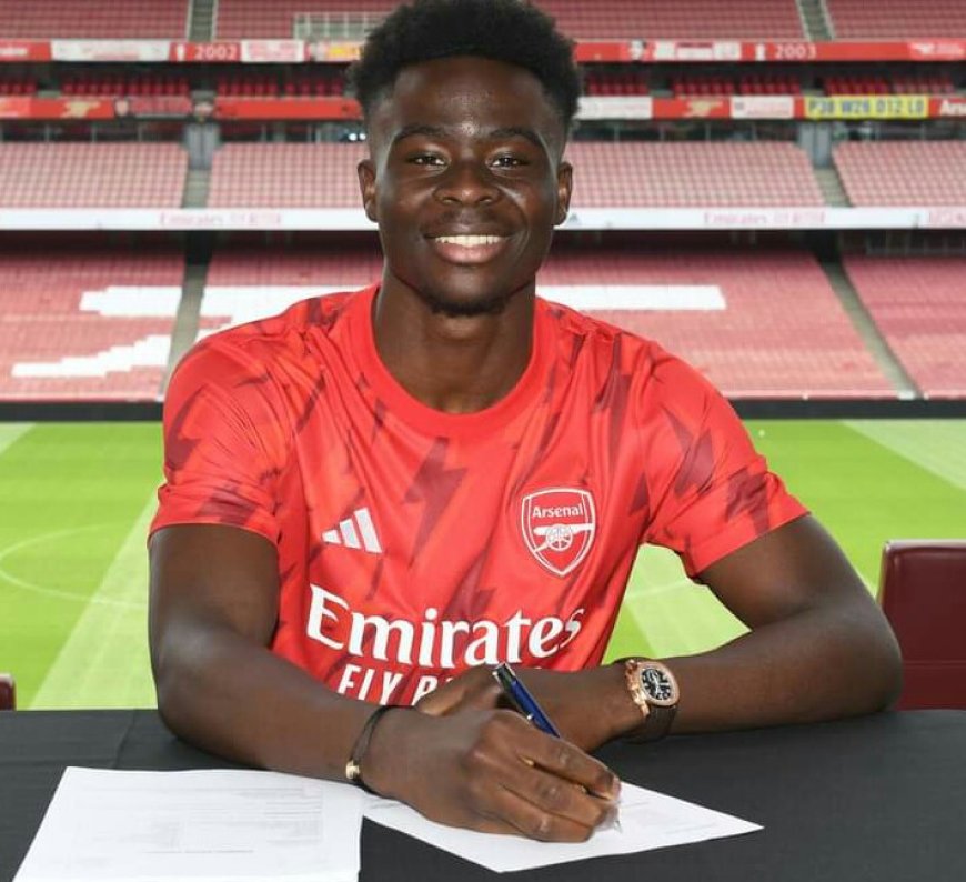 Bukayo Saka signs new Arsenal contract