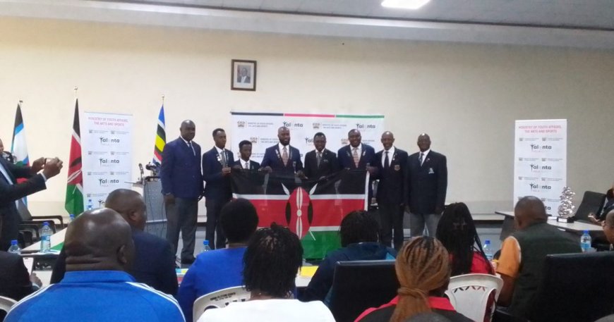 National golf team receives Kenyan flag from Sports CS