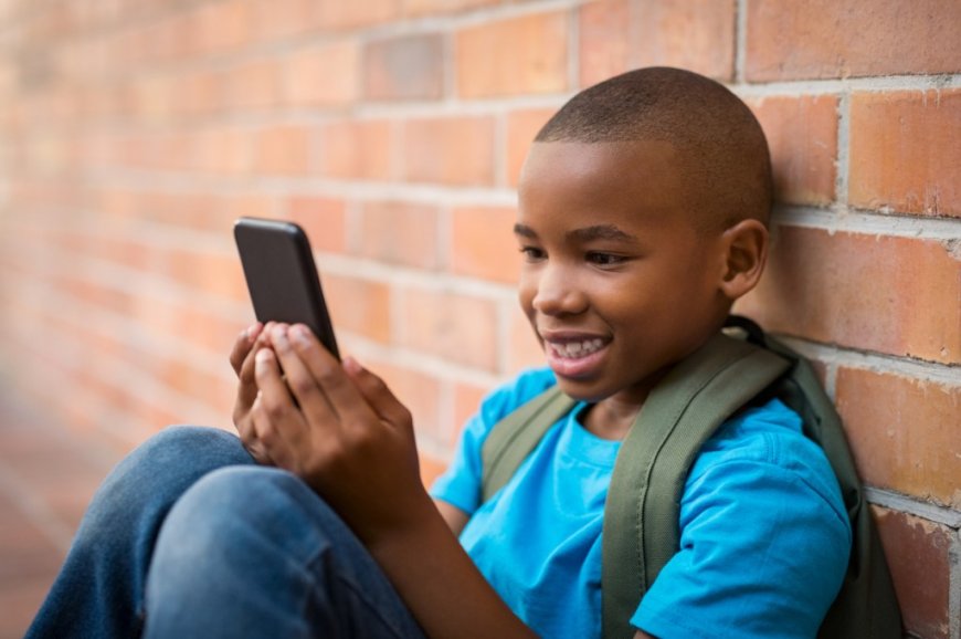 Parents urged to allow supervised access of phones, internet to children