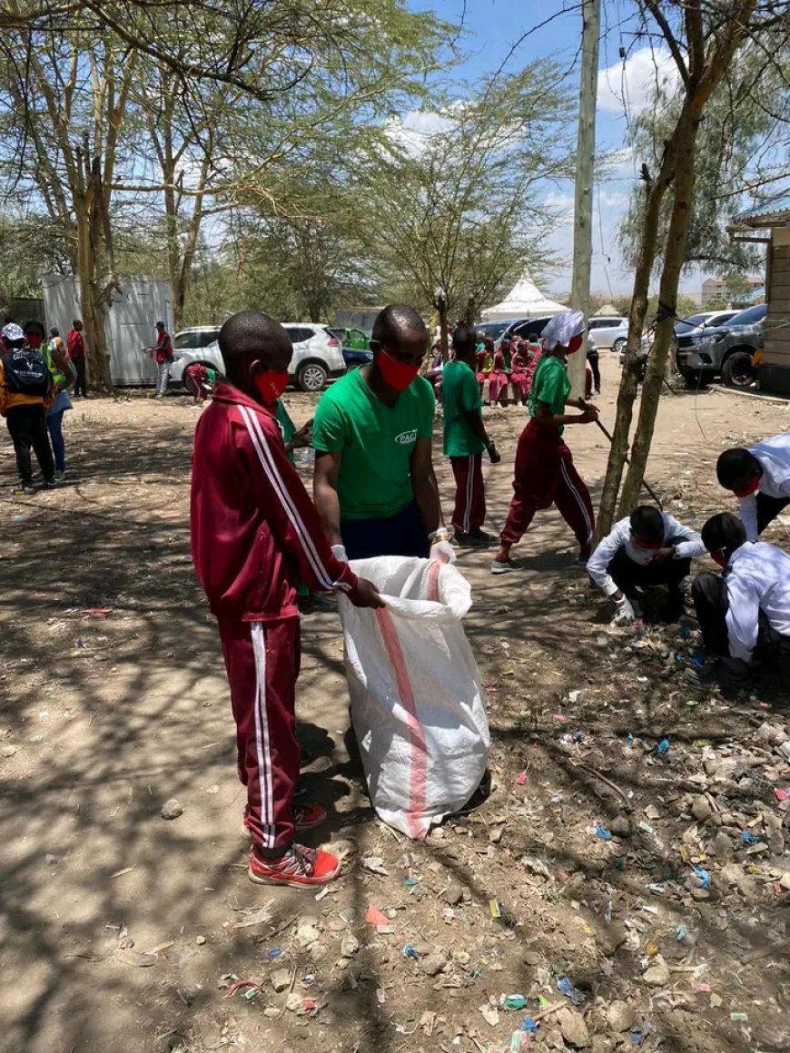 Kitengela residents engage in clean up exercise