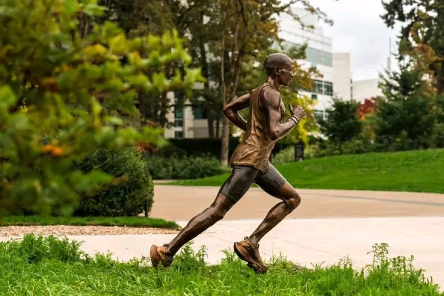 Kipchoge speaks after Nike unveils his statue in Oregon