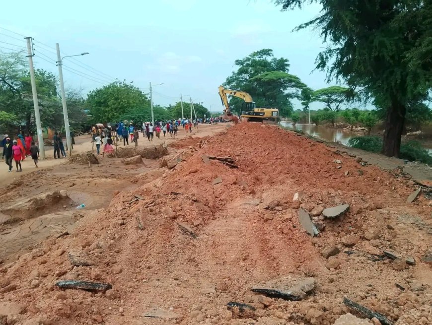 KeNHA to restore Garissa – Madogo traffic by tomorrow