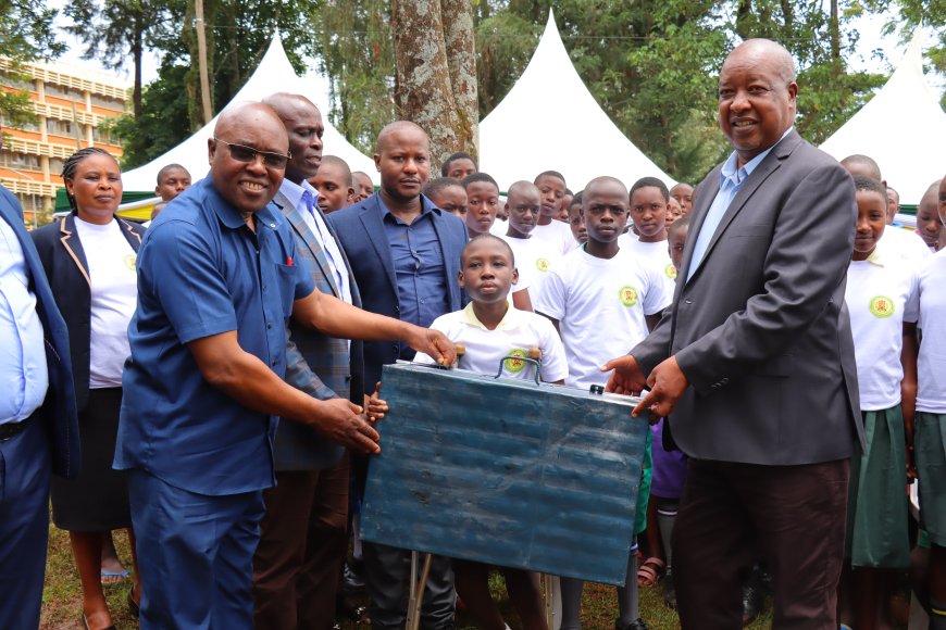 Nyamira Governor issues full scholarships to 250 students joining secondary school