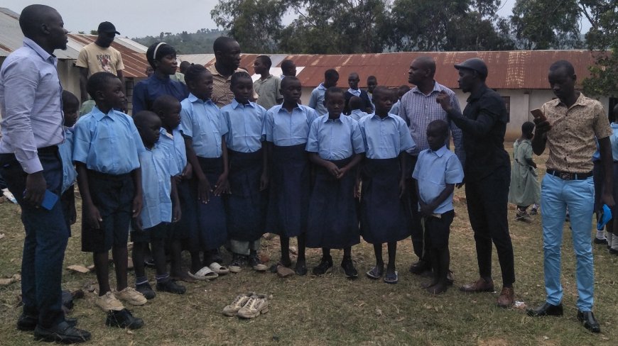 University students surprise pupils with school uniforms