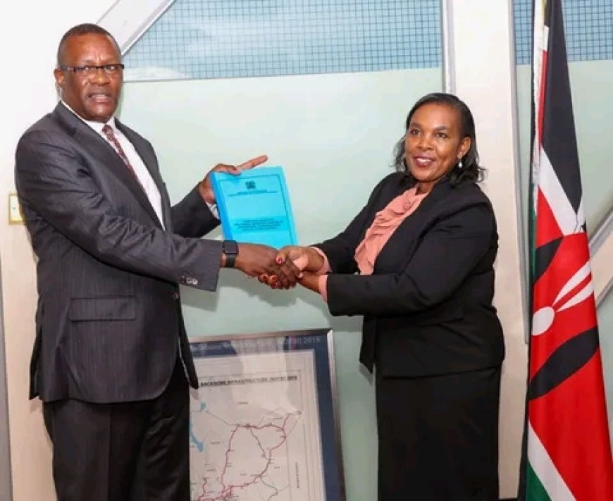 Eliud Owalo Hands Over to Margaret Ndung’u as New ICT Cabinet Secretary